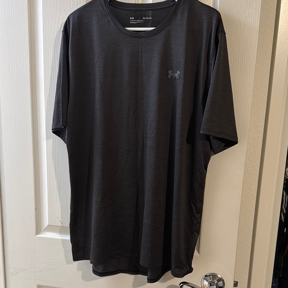 Under Armour Black Short Sleeve Tee for Activewear